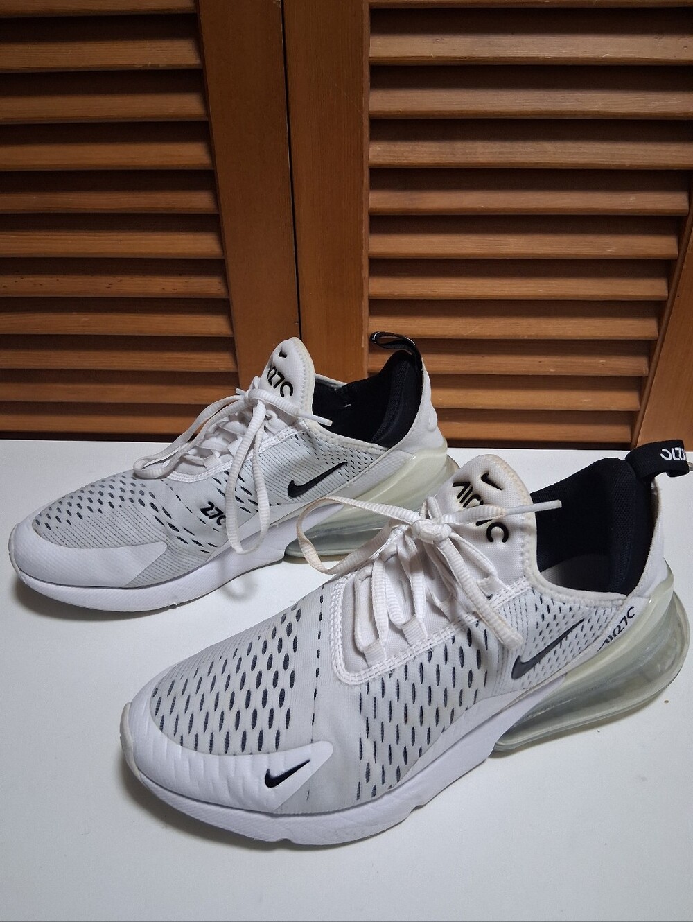 NIKE AIR MAX 270 WOMEN'S SNEAKER * SIZE : 8.5